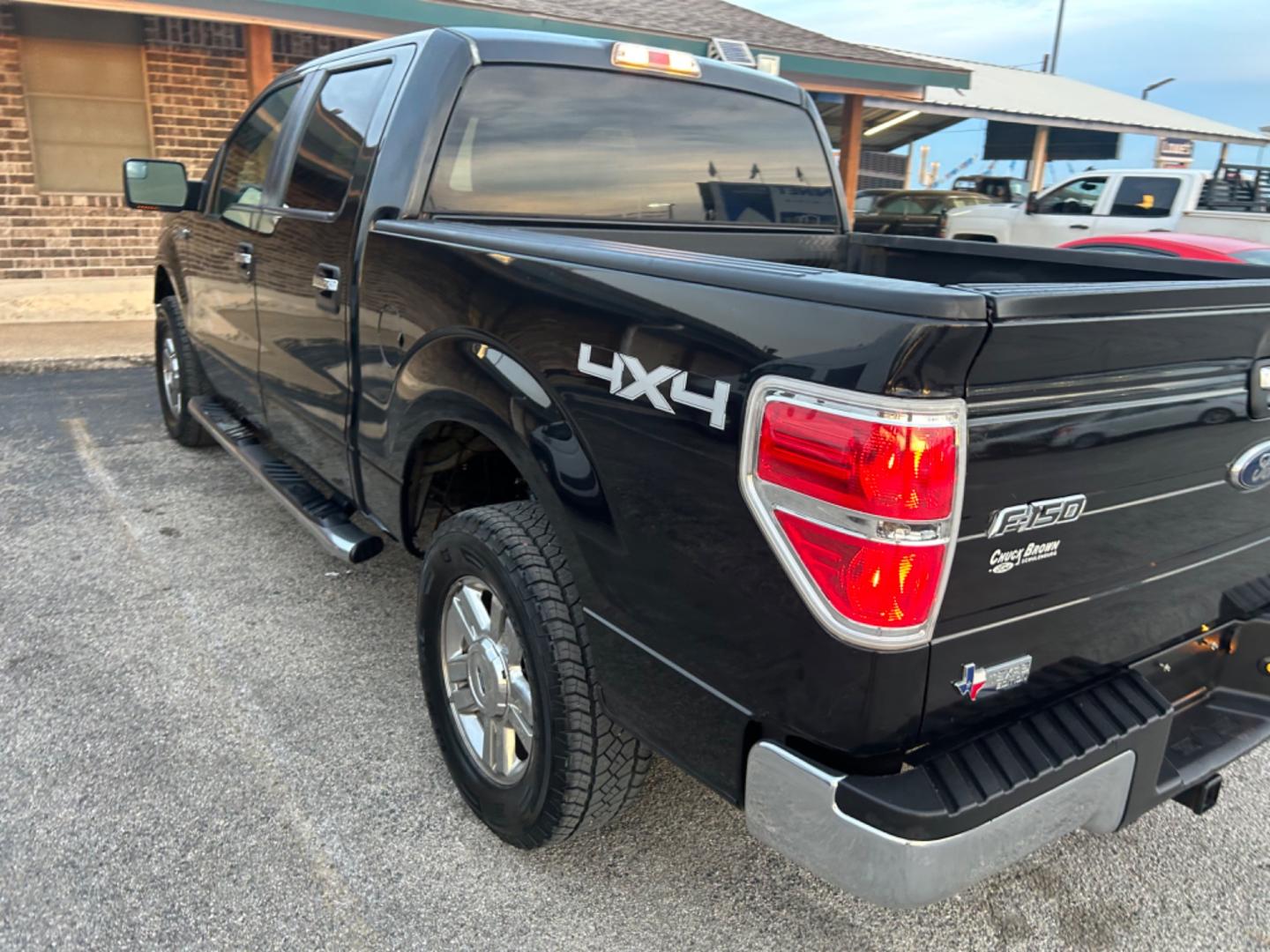 2012 Black Ford F-150 XL SuperCrew 5.5-ft. Bed 4WD (1FTFW1EF1CK) with an 5.0L V8 engine, 6-Speed Automatic transmission, located at 1687 Business 35 S, New Braunfels, TX, 78130, (830) 625-7159, 29.655487, -98.051491 - Photo#9